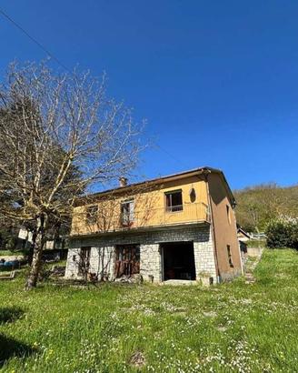 Villa di 135 m² con 4 locali e box auto a Badia Te