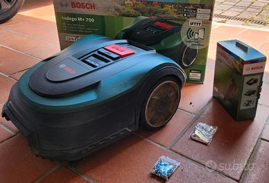 Bosch Indego M+ 700 Robot Rasaerba + Accessori