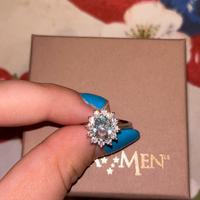 Anello regolabile Amen in argento con zircone