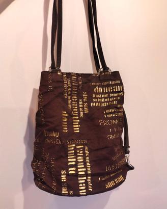 Borsa marrone a tracolla stile casual sacco