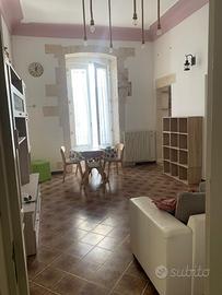 Casa indipendente con ampio terrazzo