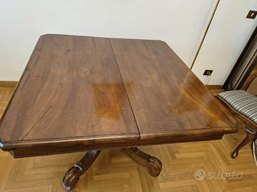 Tavolo antico in noce allungabile con prolunga