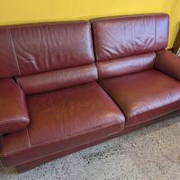 Due divani in pelle rossa Made in Italy