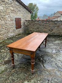 Tavolo in legno massello