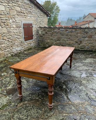 Tavolo in legno massello