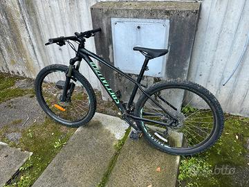 MTB Specialized Rockhopper 27,5” Nera e verde