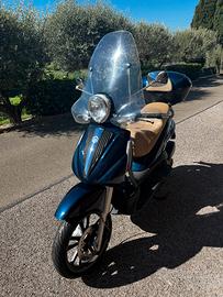 Beverly 300 Tourer