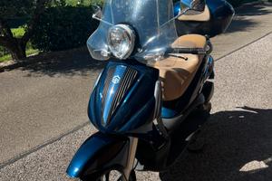 Beverly 300 Tourer