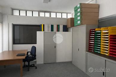 MAGAZZINO A STEZZANO