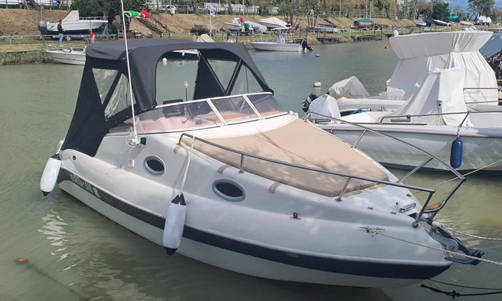 Barca cabinata AQUABAT BAHIA 20 con carrello