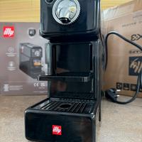 Macchinetta Illy x3 2026 nuova mai Usata