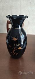 vaso di vetro con intarsi dorati