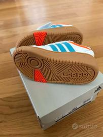 NUOVE scarpe da ginnastica ADIDAS da bambino, tagl