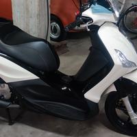 Beverly 350 Sport Touring ie