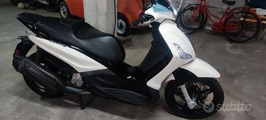 Beverly 350 Sport Touring ie