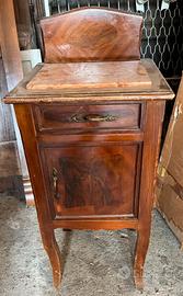 Comodino antico da collezione