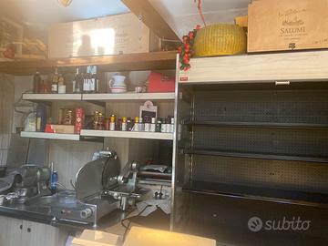 Attrezzatura per salumeria e gastronomia