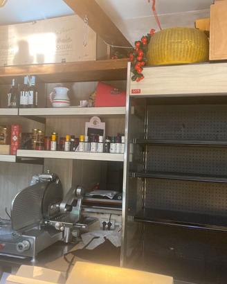 Attrezzatura per salumeria e gastronomia