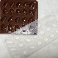 Stampo ovetti Decora + stampo cioccolatini Ikea.