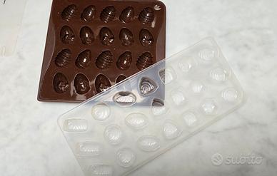 Stampo ovetti Decora + stampo cioccolatini Ikea.