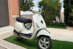 Piaggio Vespa 125 LX