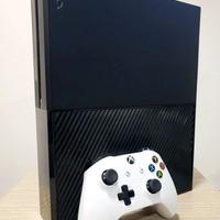 xbox 360 usata con joystick e 2 giochi