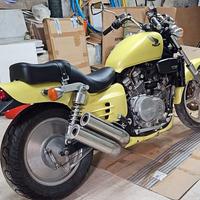 Honda VF 750C RC28 Supermagna - permuta con auto