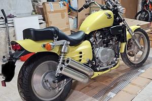 Honda VF 750C RC28 Supermagna Lenticolare