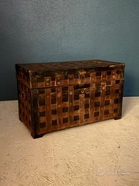 Baule vintage legno e metallo intrecciato