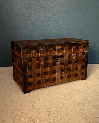 Baule vintage legno e metallo intrecciato