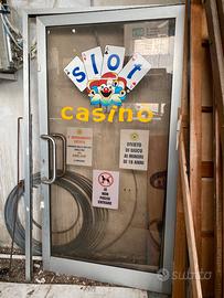 Porta alluminio a vetri con cerniera tipo saloon