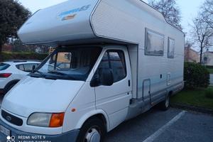 Camper mansardato