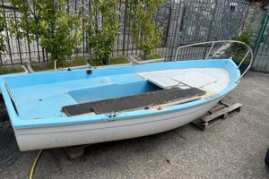 Barca in vetroresina