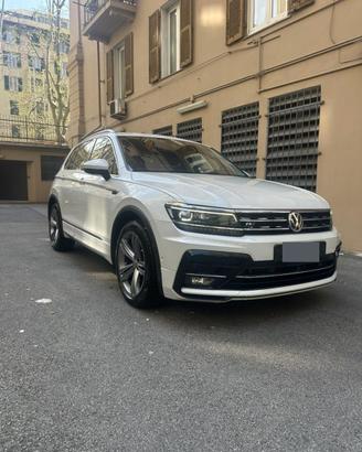 VW Tiguan 2.0 Tdi 4 Motion R-Line 150 CV