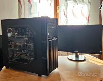 Pc Gaming o Lavoro con monitor