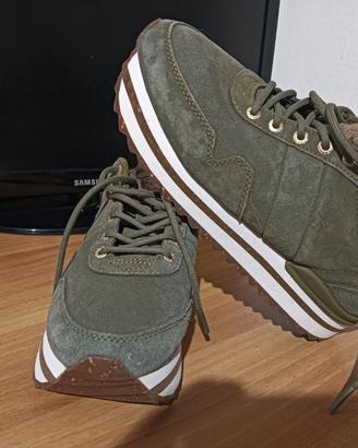 Scarpa molto bella e comoda.nr 37