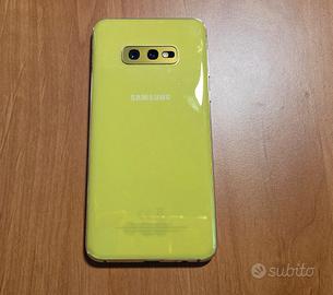 Samsung Galaxy s10e 128Gb Giallo con 4 cover