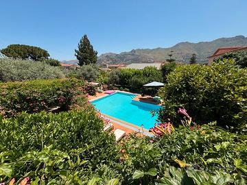 Oasi di Riservatezza e Comfort: Villa Indipendente