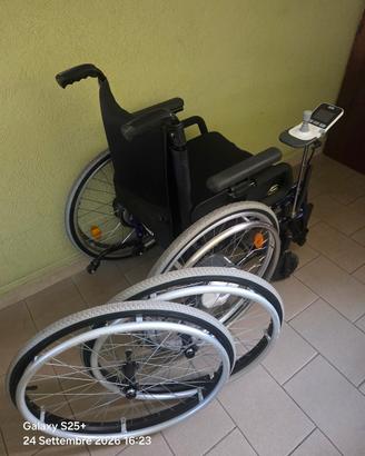 Carrozzina per disabili elettrica con batteria