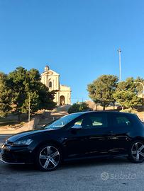 VOLKSWAGEN Golf 7 R 2.0 300 cv