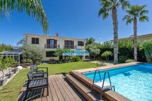 VILLA UNIFAMILIARE: NEI PRESSI DI MARINA LONGA, ES