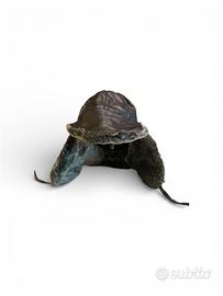 Cappello con copriotecchie
