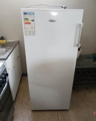 Congelatore verticale Whirlpool classe A+