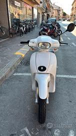 Aprilia Scarabeo 50 2T bianco