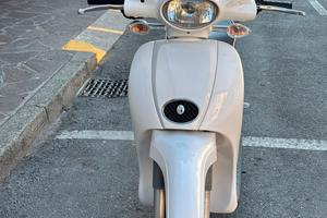 Aprilia Scarabeo 50 2T bianco