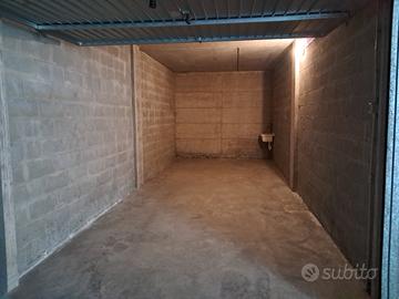 Garage - Box auto : 27mq (anche per affittare)