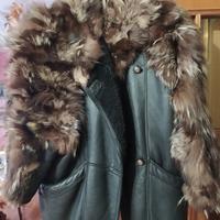 Montone  neto  Shearling con pelliccia di volpe. 