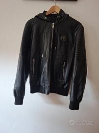 Giacca in pelle nera, con capuccio