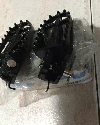 Pedane poggia piedi per moto motorini quad ecc