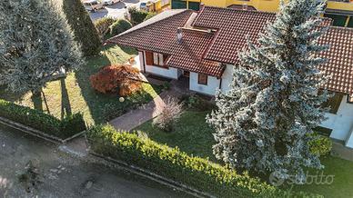 VILLETTA BIFAMILIARE SU PIANO UNICO A PRESEZZO